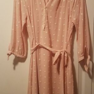ADORABLE peach dress w/ cute irovy flower detail